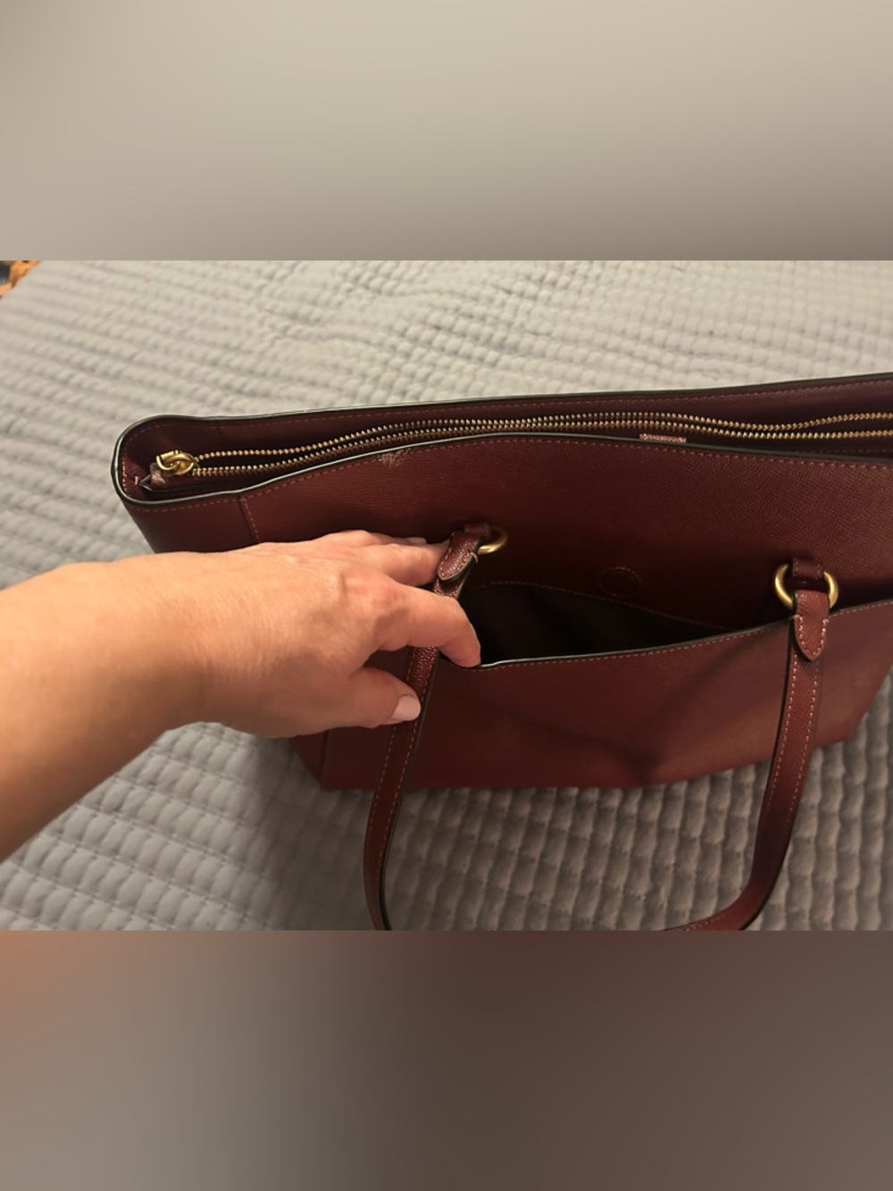 COACH Brown Leather Tote Shoulder Bag with Gold Hardware - Picture 6 of 11